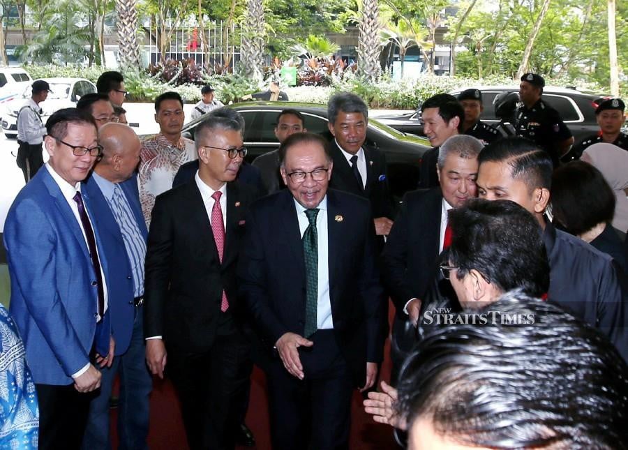 Prime Minister Datuk Seri Anwar Ibrahim arriving at the Luncheon of Malaysia-China Business Community at Shangri-La Hotel in Kuala Lumpur. -- NSTP/EIZAIRI SHAMSUDIN