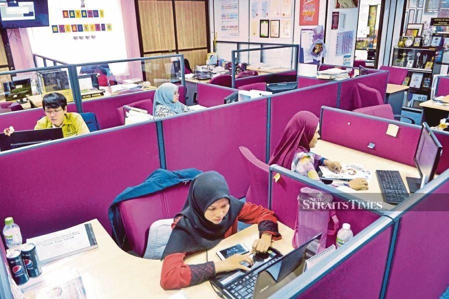 Malaysia’s services sector revenue registered a 6.1 per cent year-on-year (y-o-y) growth in the first quarter of 2024 (1Q 2024) to RM594.5 billion, contributed by favourable performance in all segments of the services sector, said the Department of Statistics Malaysia (DOSM).