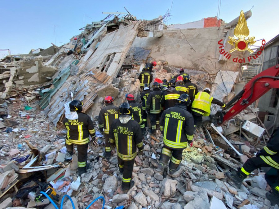 Pregnant Nurse Among 7 Dead In Sicily Building Collapse 