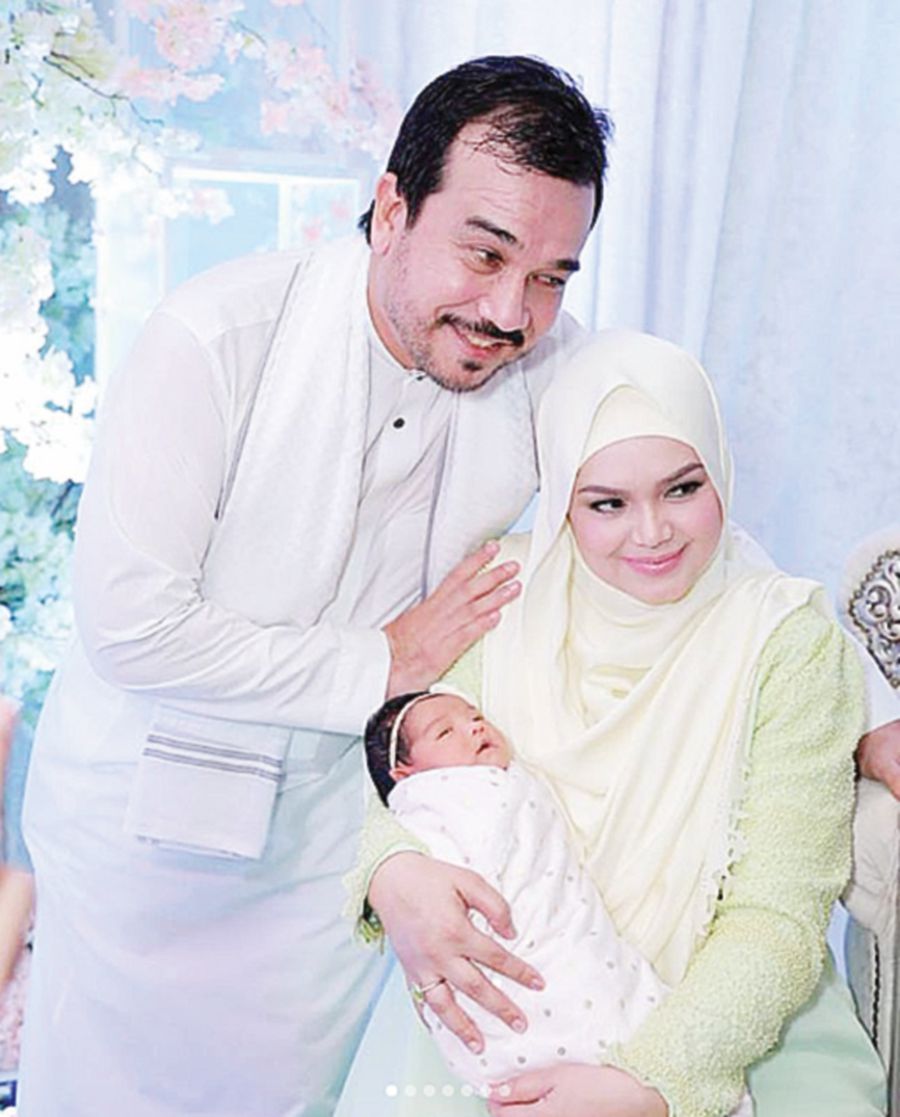 How Old Is Siti Nurhaliza Husband  Wallpaper