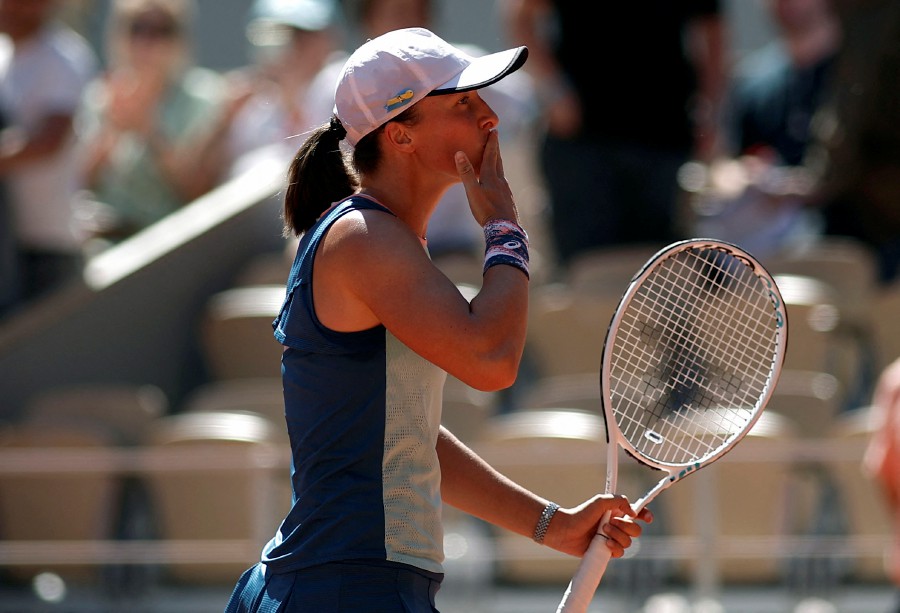 Iga Swiatek Plays Hard—and Wins Easy—at the French Open Final