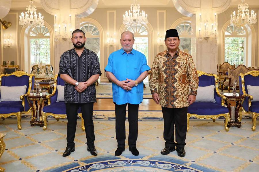  Sultan of Johor Sultan Ibrahim Sultan Iskandar (centre) grants an audience to Indonesia's Defence Minister Prabowo Subianto (right) at Istana Bukit Serene. Also present is Johor Crown Prince Tunku Ismail Sultan Ibrahim. - Pic credit Facebook officialsultanibrahim