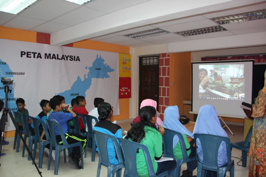 Students from the Photography and Science and Maths Club having a Skype session with Forest Research Institute Malaysia Forestry Biotechnology Division director Datuk Dr Marzalina Mansor.