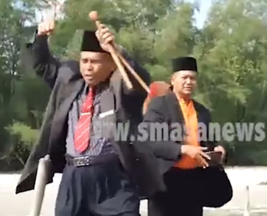 Raja Bomoh Performs Ritual To Protect Malaysia From Attack Including N Korea