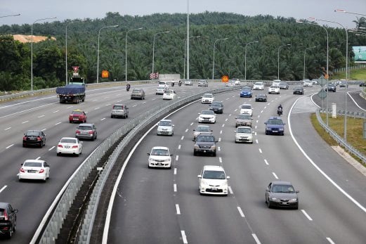 chinese new year traffic malaysia