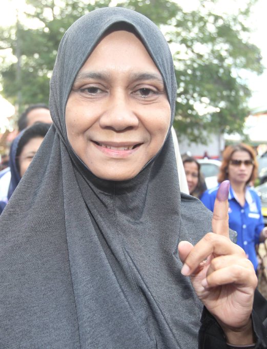 Smooth sailing so far for Kuala Kangsar polls [VIDEO ...