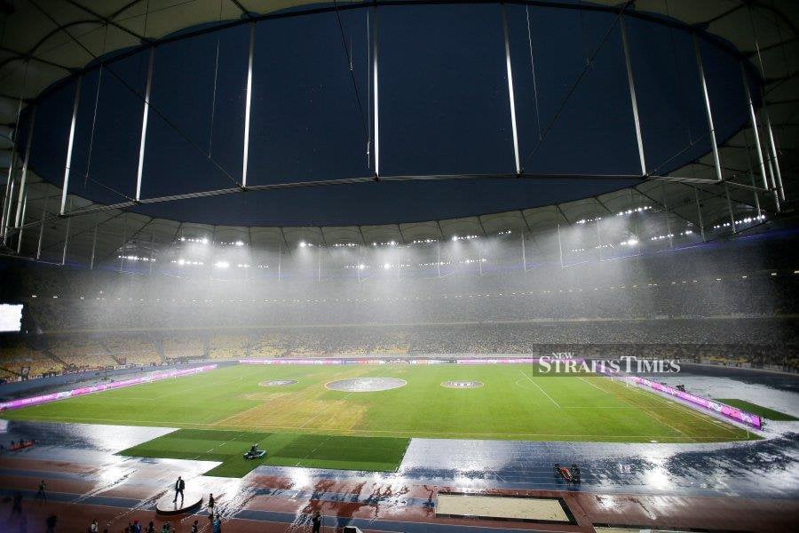 Local football observer Zack Rahim urged Malaysia Stadium Corporation chairman Datuk Hans Isaac to resign if the condition of the Bukit Jalil National Stadium’s pitch remains dire before and after the match between Harimau Malaya and Oman.
