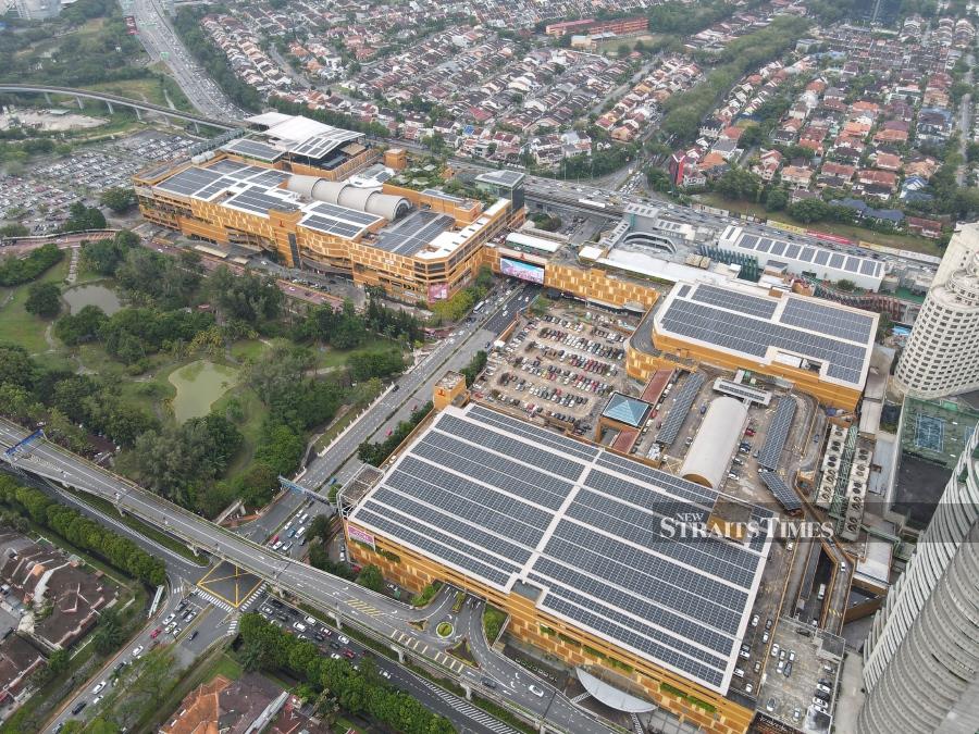 Bandar Utama City Centre Sdn Bhd has chosen Solarvest Holdings Bhd’s unit Solarvest Energy Sdn Bhd to install Malaysia's largest on-site photovoltaic (PV) panels and building-integrated photovoltaic (BIPV) panels at 1 Utama Shopping Centre.