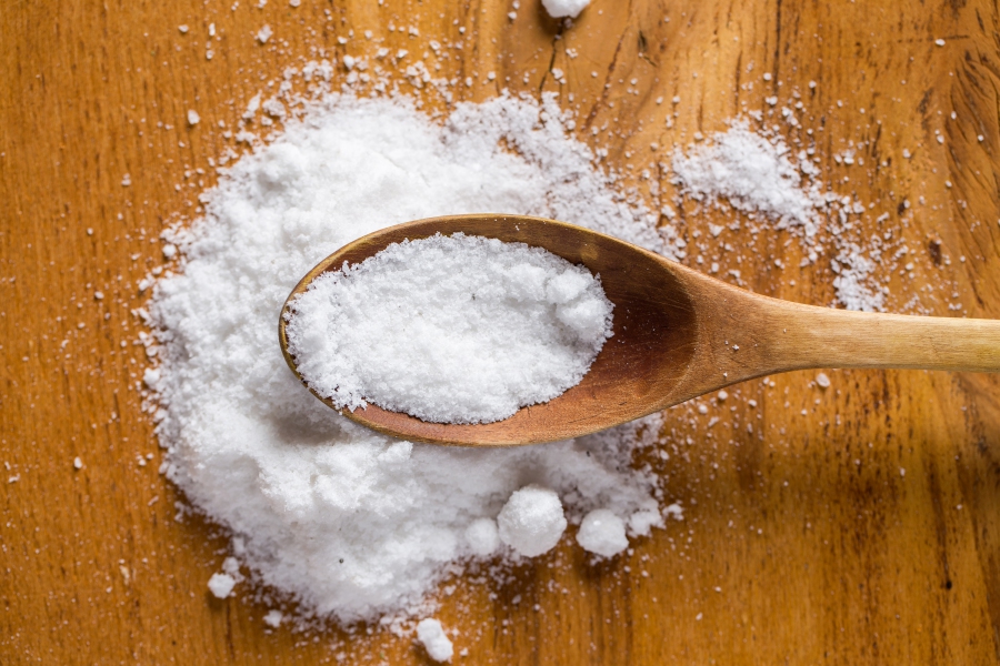 Himalayan salt, Celtic sea salt, spring salt – are they really healthier alternatives to regular table salt? - Image by Racool_studio on Freepik 