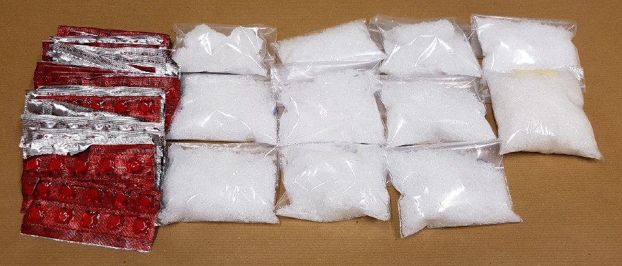 The drugs seized from the 28-year-old Malaysian man at Woodlands checkpoint in Singapore. Pic source: Facebook/ Central Narcotics Bureau