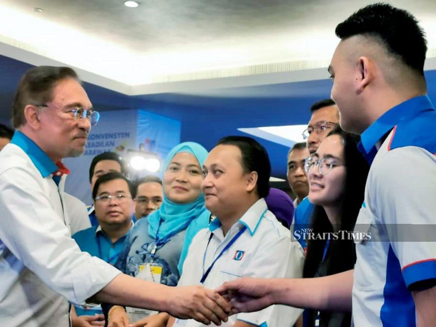 PKR president Datuk Seri Anwar Ibrahim at Sarawak PKR Convention and the party’s 12th state election machinery. -NSTP/KANDAU SIDI