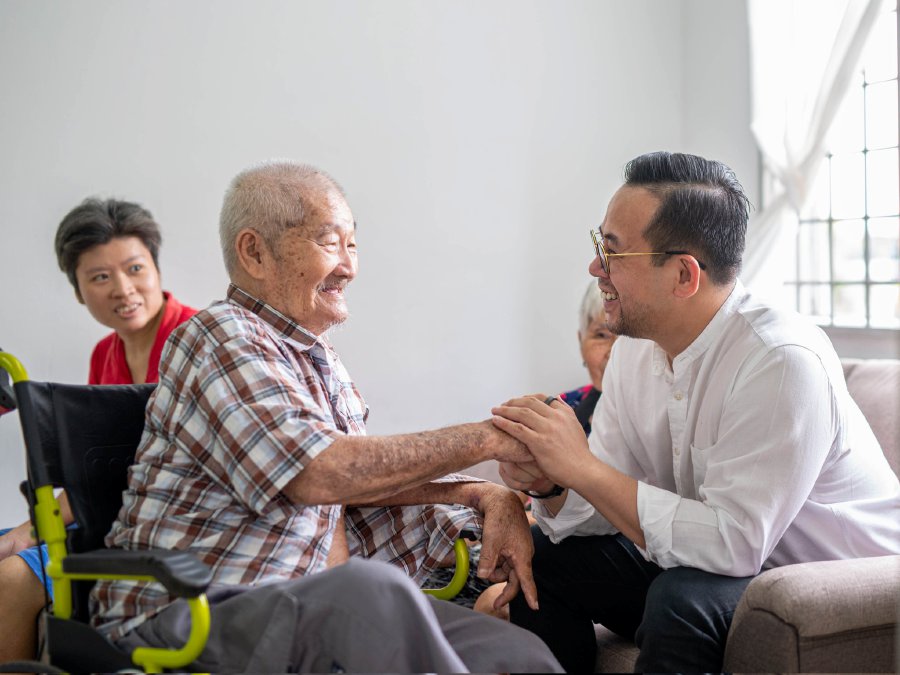 An elderly couple and their 35-year-old disabled child who were forced to move out of their long rented home, now have a new place to live thanks to Deputy Finance Minister Steven Sim Chee Keong’s efforts. - Pic credit Twitter/scheekeong