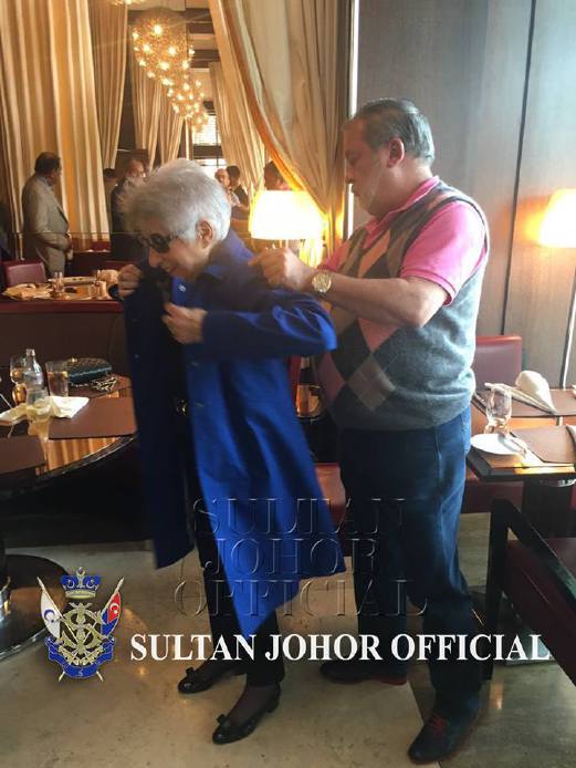 Sultan Johor pays tribute to 'two special women' on Mother ...