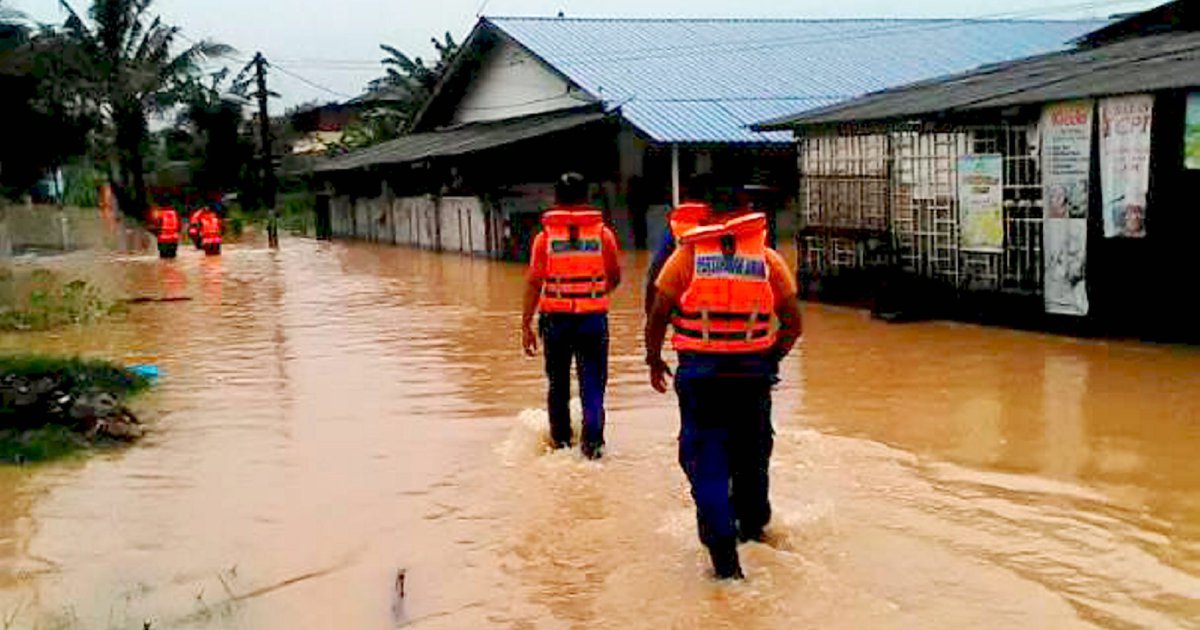 Flash Floods Strike JB, Surrounding Areas; 20 People Evacuated | New ...