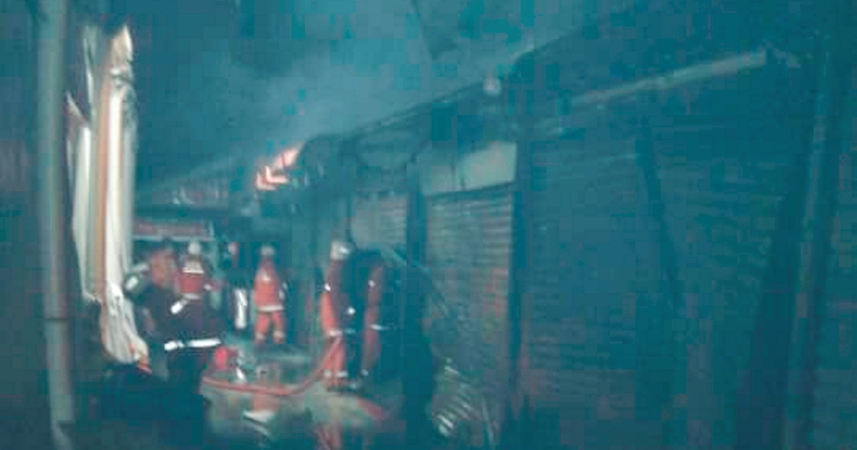 35 Shops At Uptown Shah Alam Bazaar Gutted In Massive Blaze