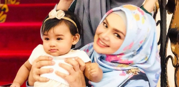 Showbiz: Aafiyah steals Sitiu0027s limelight