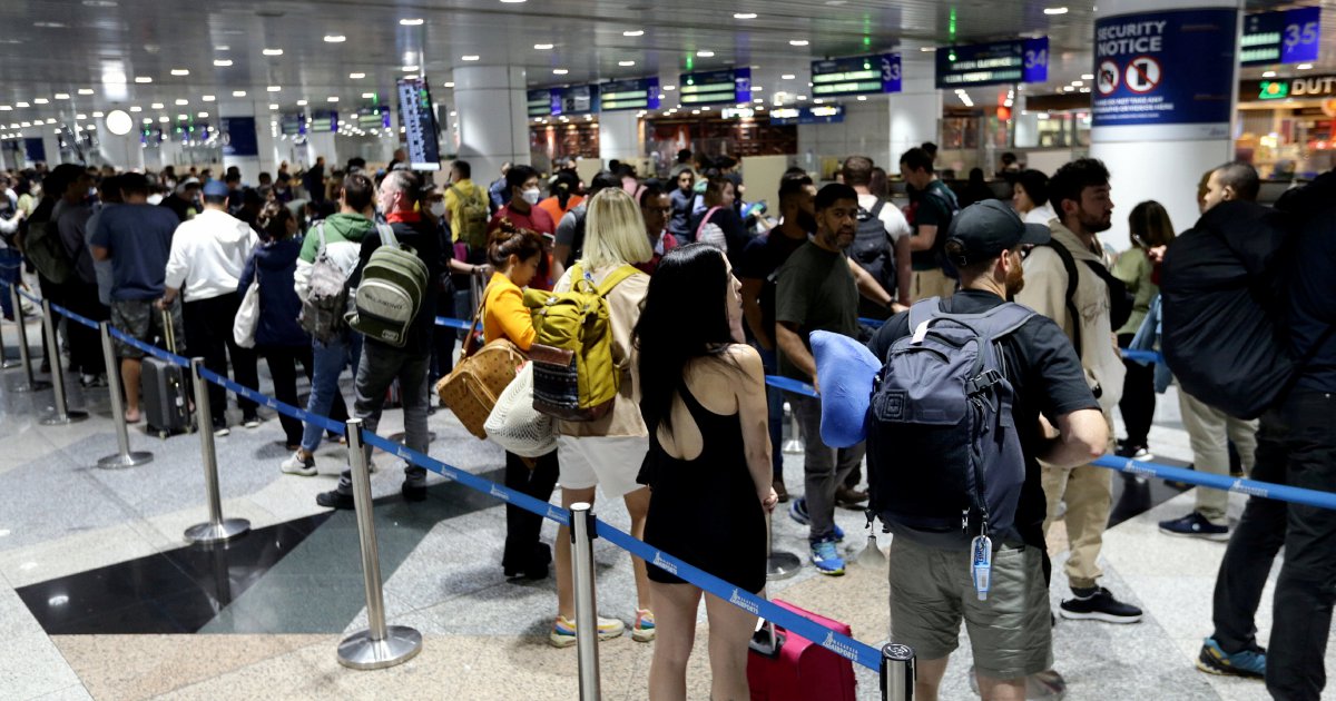 Immigration DG: Long lines at KLIA due to large number of arrivals ...