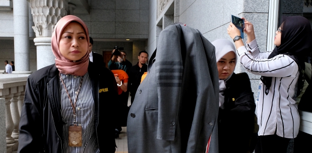 MACC arrests female Datuk Seri and advisor for alleged ...
