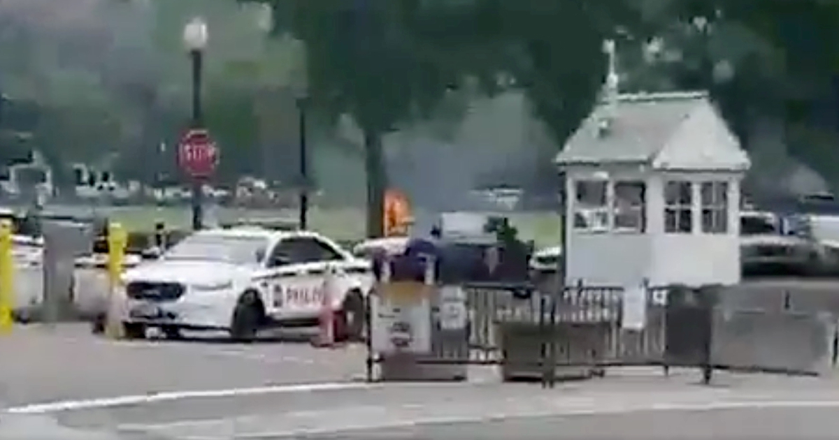 Man lights himself on fire near White House