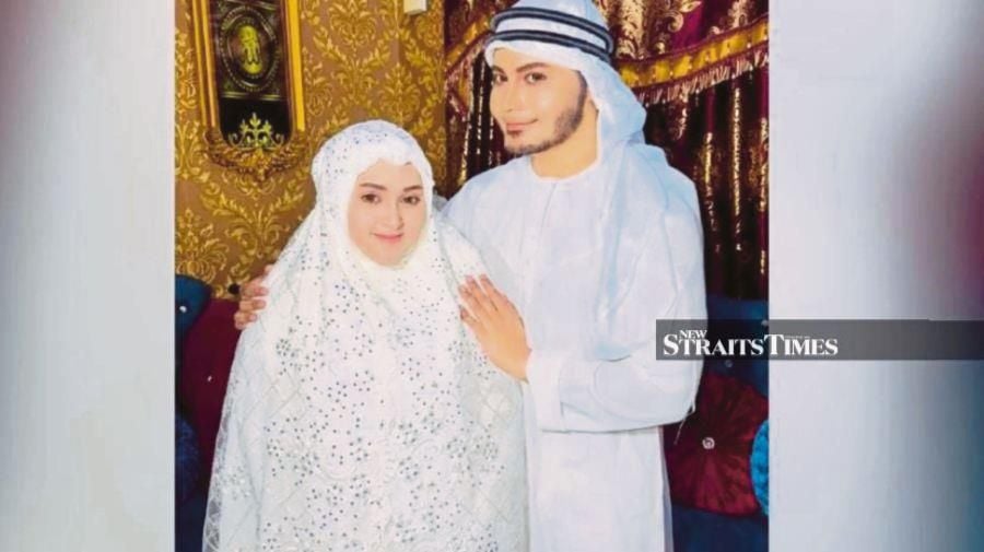 Syed Muhammad and Fatin. He has thanked actress Fauziah Ahmad Daud for clearing his name following allegations that he "gave her problems" on drama sets (NSTP File Pic).