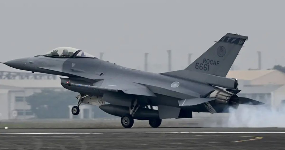 Taiwan warns Chinese aircraft in its air defence zone