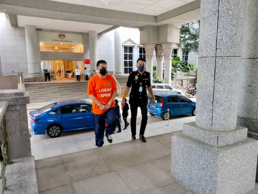 The Malaysian Anti-Corruption Commission (MACC) has detained two more company directors in connection with an alleged corruption case involving a highway project in the Klang Valley, valued at over RM1 billion. Pic courtesy of MACC