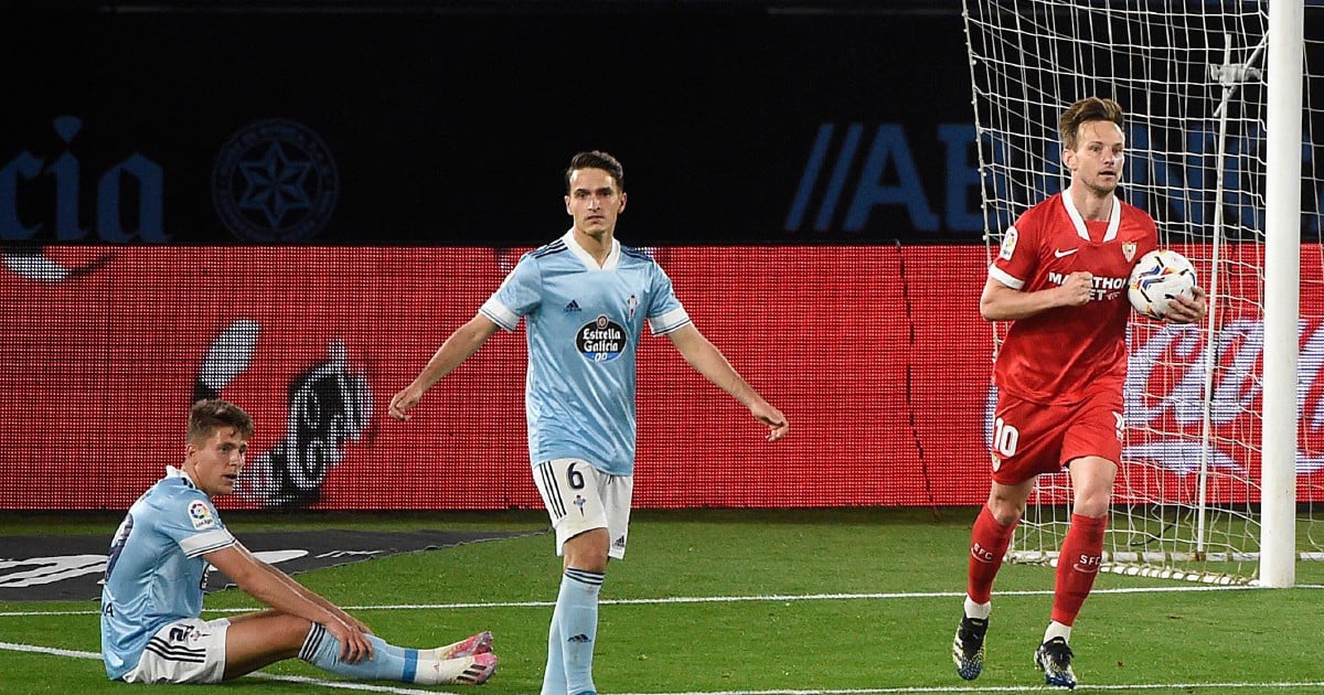 Sevilla twice come from behind against Celta to keep title hopes alive