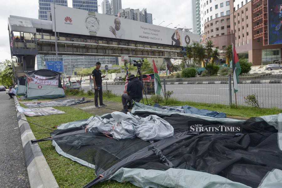 Some of the tents removed during the Picket for Palestine demonstration in Jalan Tun Razak, Kuala Lumpur. - NSTP/AIZUDDIN SAAD