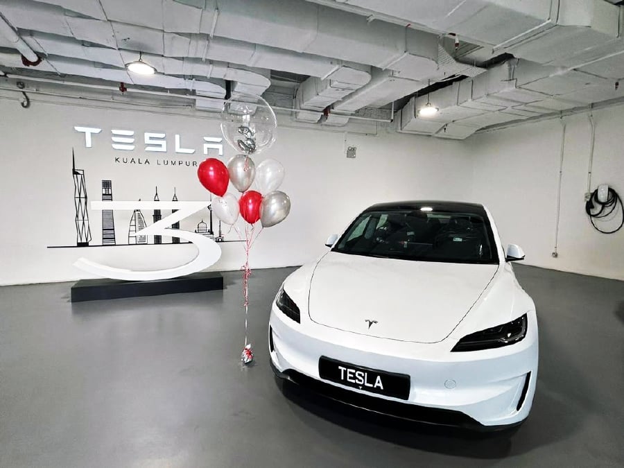 Tesla has begun the long-awaited delivery of Model 3 Performance in Malaysia, with over 100 units delivered on Saturday and Sunday combined