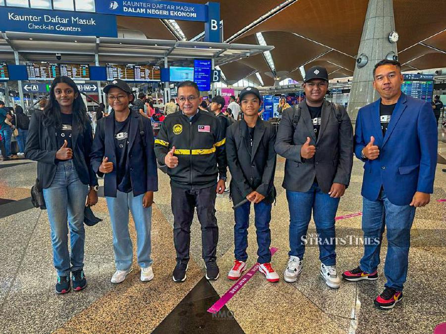 The Malaysian team leaving for the Bangladesh Amateur Golf Championship today.- Pic courtesy of Malaysia Golf Junior Association