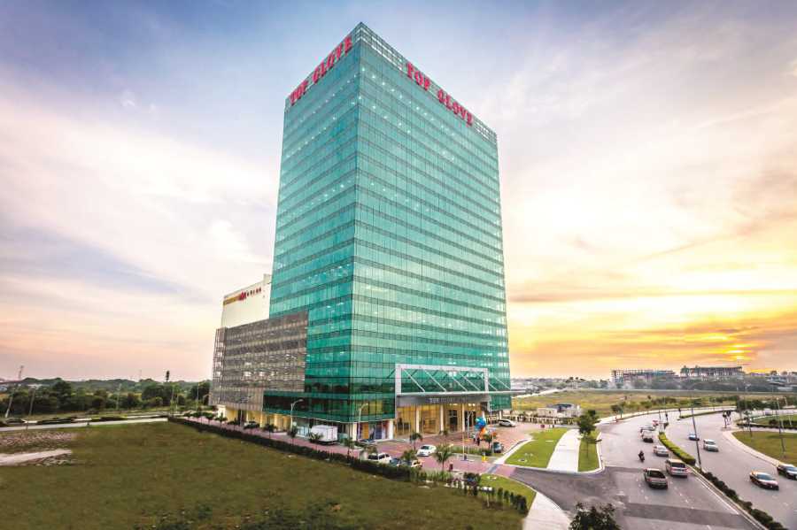 Top Glove Corp Bhd’s (Top Glove) net profit rose to RM50.67 million in the third quarter ended May 31, 2024 (3QFY2024), compared to a net loss of RM130.59 million in the corresponding quarter of the previous year.