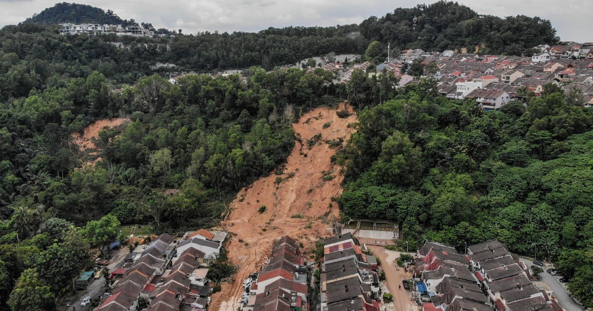 Selangor Government To Compensate Families Of Those Killed In Ampang Landslide