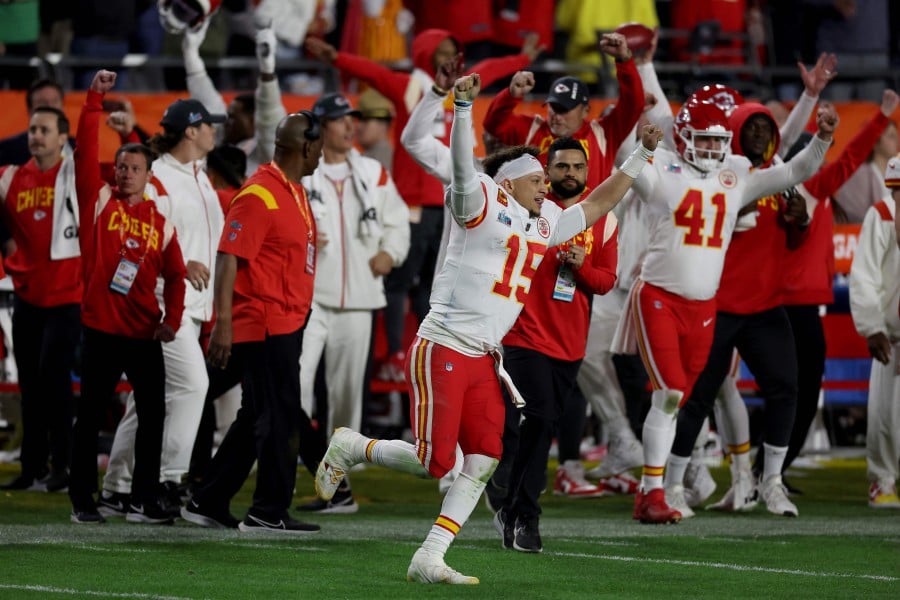 NFL Super Bowl 2023: Kansas City Chiefs beat Philadelphia Eagles 38-35 in  controversial finish