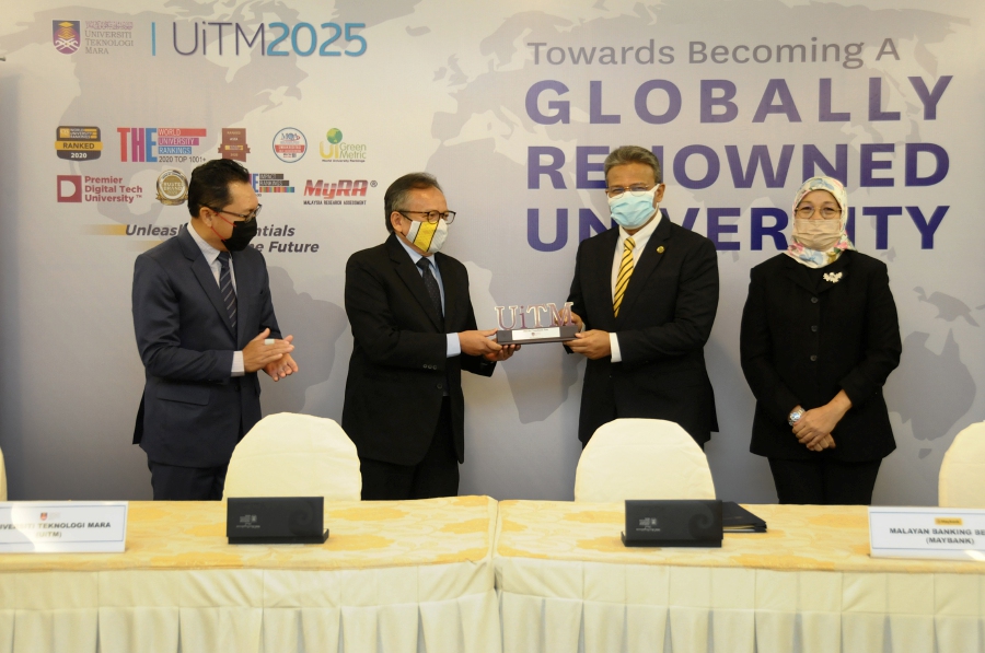 UiTM Signed MoU With Maybank To Integrate The Bank's e-Payment ...