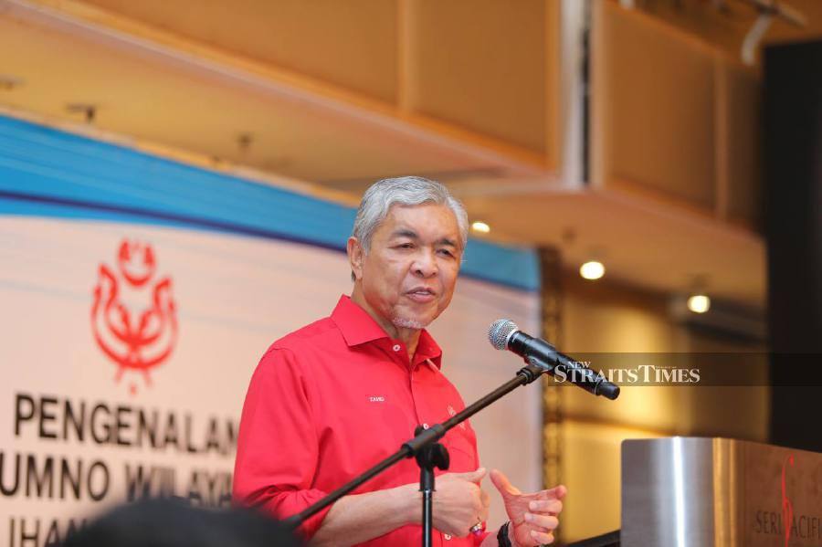Umno president, Datuk Seri Dr Ahmad Zahid Hamidi said the terms for such a direction and ensuing success of 'Bangkit 2.0' or "Rise 2.0 " is for the party's leadership including candidates contesting to close ranks, come together and to put differences aside in order to build on each other's strength collectively. - NSTP/ASWADI ALIAS.