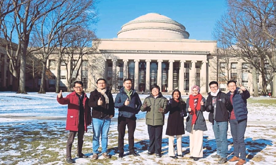 (From left) Malaysia Institute for Supply Chain Innovation (MISI) Masters of Science in Supply Chain Management students Chang Kock Shong, LauTzen Yik, Steven KhooTer Yang, Tan Siok Looi, Chithra Govindan, Sofia Shazlin Salleh, Shaun Kin Choy Wong and Andrew Pung Heng Xian during the SCALE Connect conference at the Massachusetts Institute of Technology (MIT) in the United States.