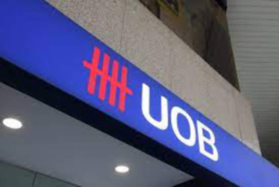 Singapore’s United Overseas Bank (UOB) reported a smaller-than-expected decline in first quarter net profit on Wednesday, squeezed by net interest margins, and maintained its outlook for income growth in 2024.