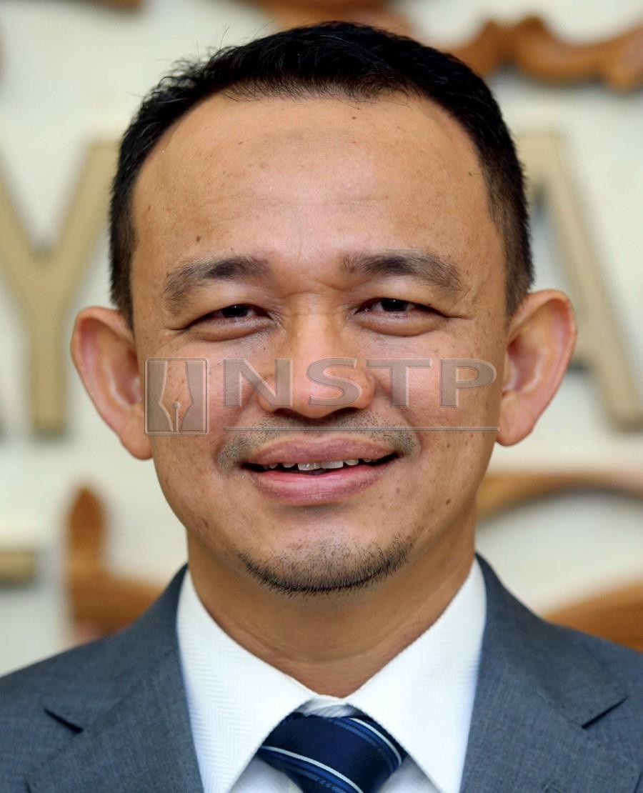  Education Minister, Dr Maszlee Malik said the Ministry is carrying out a review on the effectiveness and direction of the 1bestarinet project, which was originally undertaken by Mimos and now managed by a third party committee comprising experts from UiTM and other institutes of higher learning. NSTP/MOHAMAD SHAHRIL BADRI SAALI