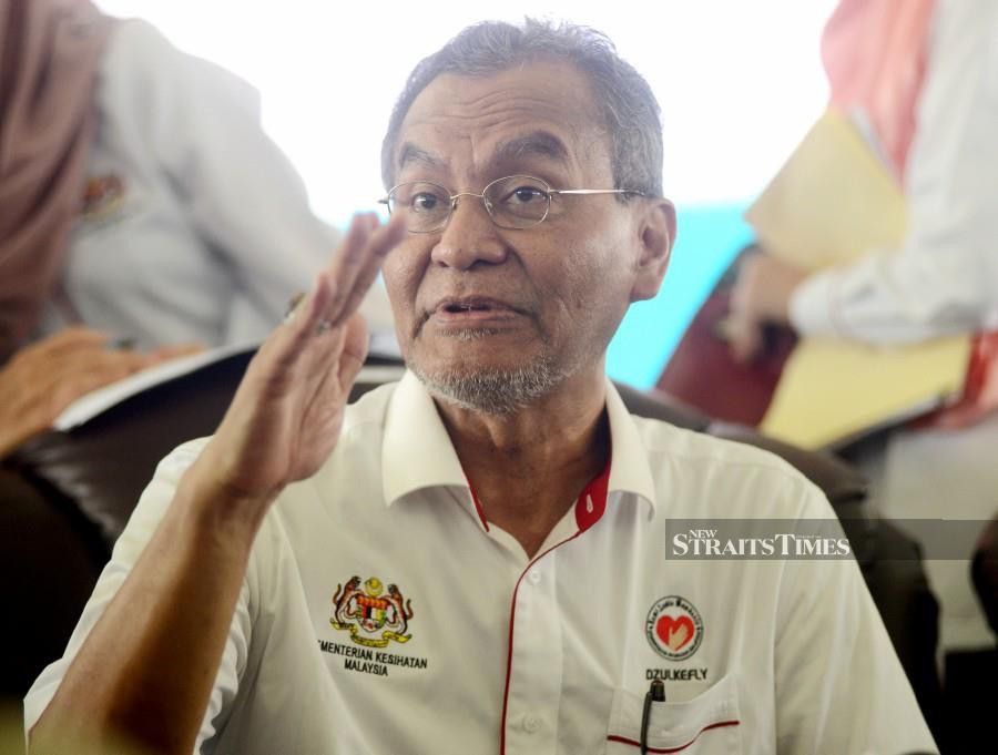 Health Minister Datuk Seri Dr Dzulkefly Ahmad said there would be no U-turn in the implementation of the smoking ban. (Pic by SHAHNAZ FAZLIE SHAHRIZAL) 