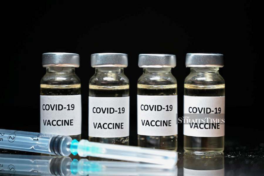 Chief Secretary to the Government, Tan Sri Mohd Zuki Ali has urged all civil servants to comply with the rules set in the circular issued by the Public Service Department (PSD) that it was mandatory for all civil servants to complete their Covid-19 vaccination before Nov 1. - NSTP file pic. 