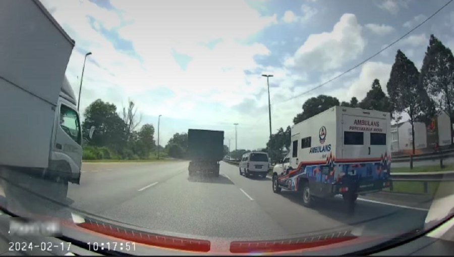 Police came across a 47-second video clip at 3.30pm yesterday on social media, showing a Toyota Hiace van driver obstructing the ambulance’s path.- Pic credit viral video