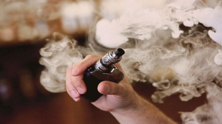 A British teenager nearly died after her lung collapsed due to vaping, undergoing a five-and-a-half hour surgery to remove part of her lung to save her. FILE PIC, FOR ILLUSTRATION PURPOSE ONLY