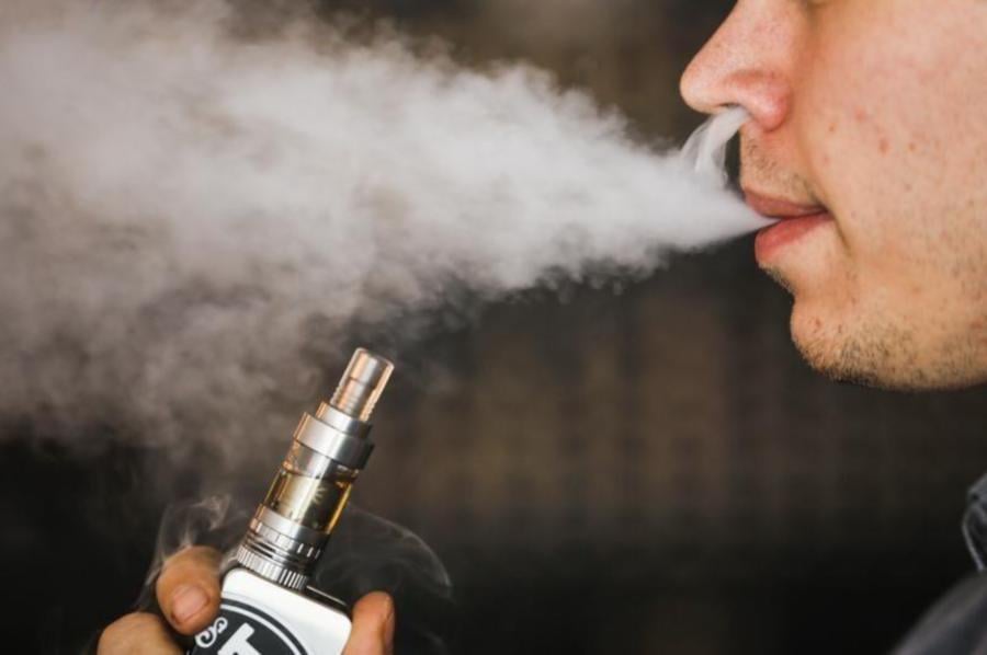 E cigarettes haven t made teen smoking cool again Study