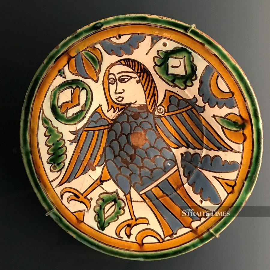  Spanish tin-glazed earthenware of Islamic inspiration, circa 1500.
