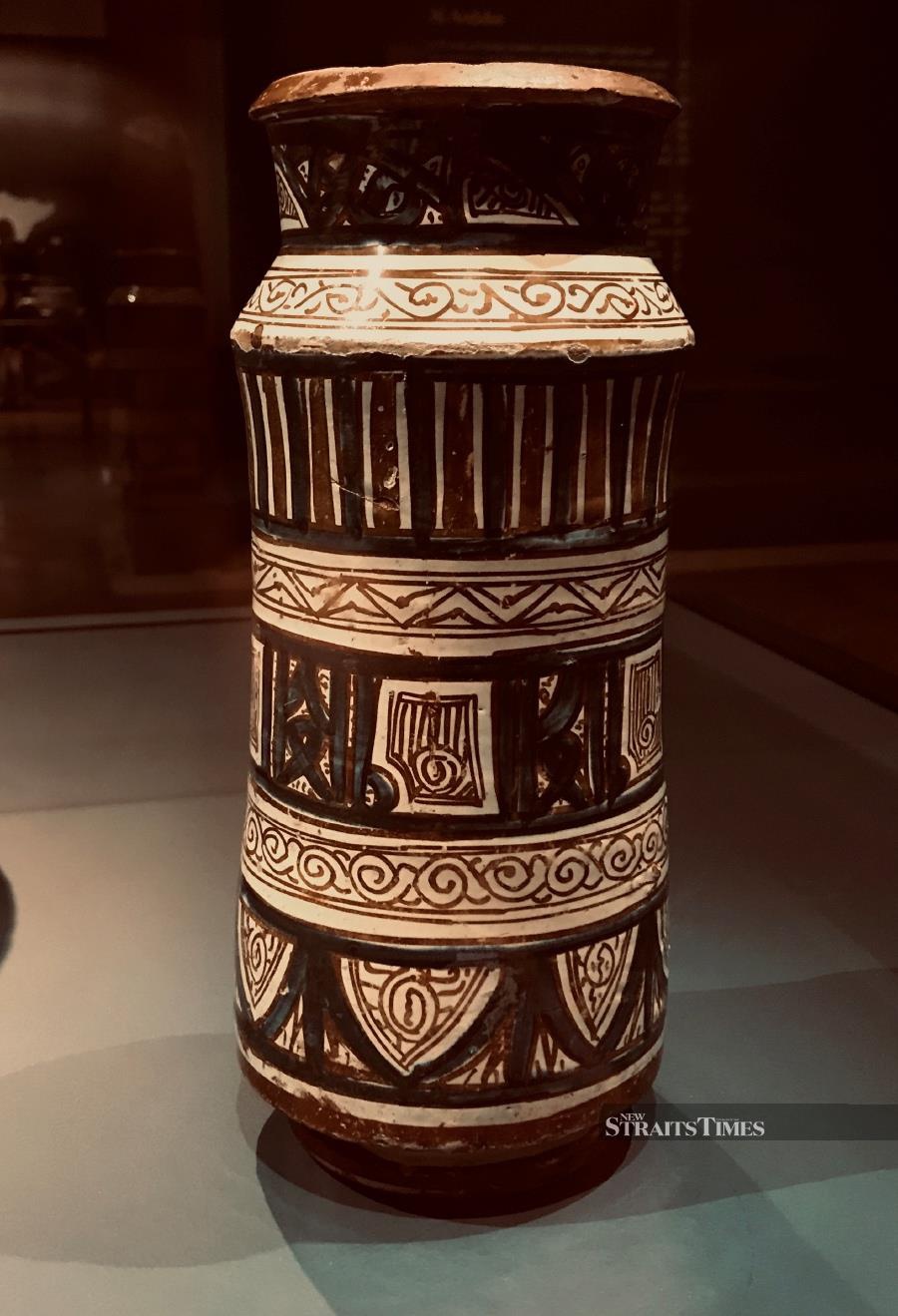  The albarello pharmacy jar was one of the great gifts of Islamic Spain to Europe.