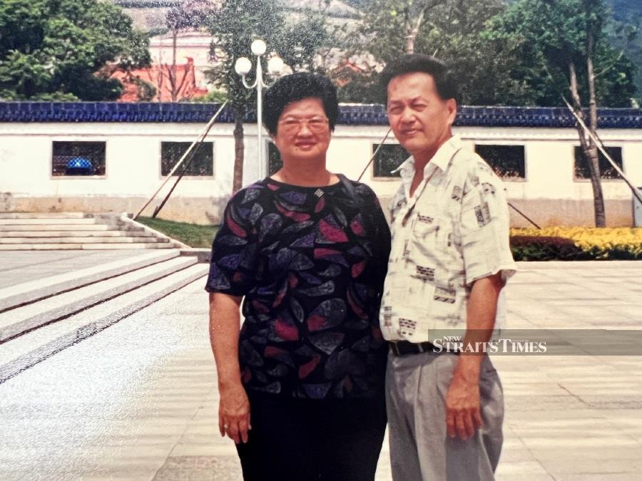  Ng and his late wife during their trip to China.