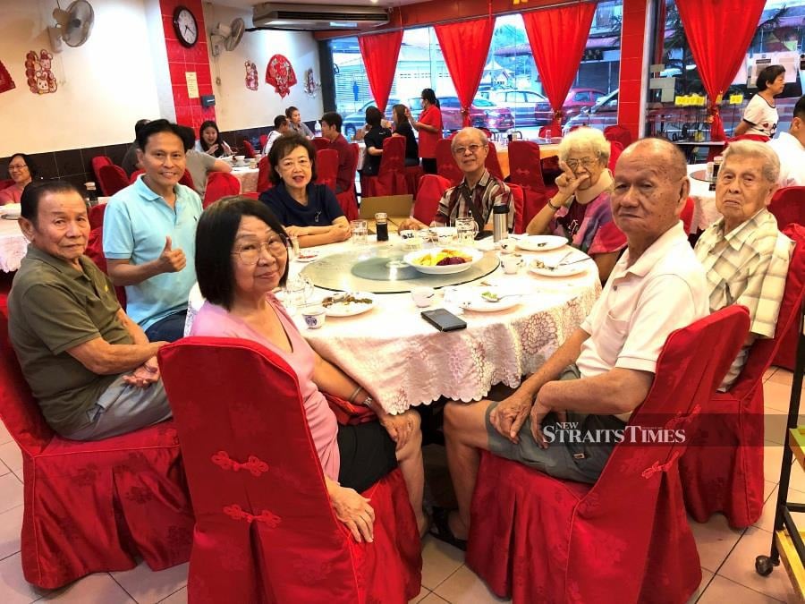  A dinner in honour of retired and dedicated ACS teachers.