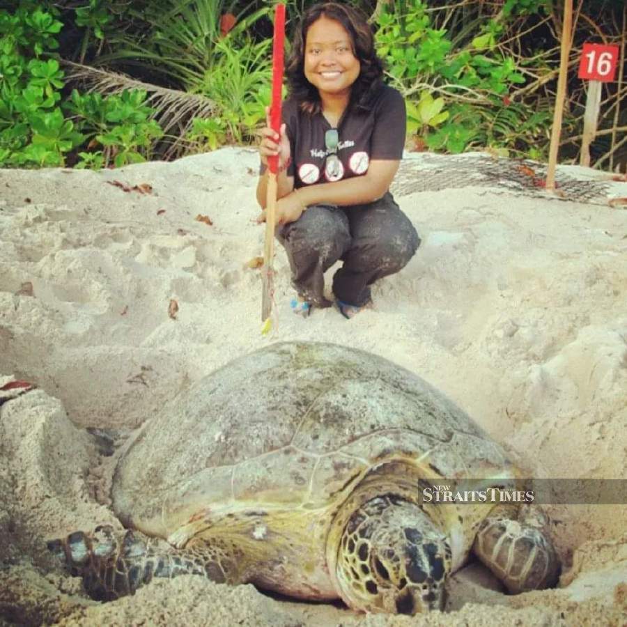  Yana spent 14 years in sea turtle conservation.