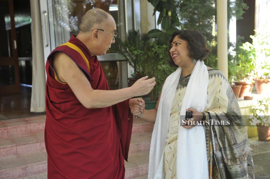  Meeting the Dalai Lama in India.