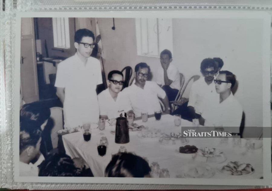  Lim Kit Siang addressing a party meeting in the early days of the DAP.